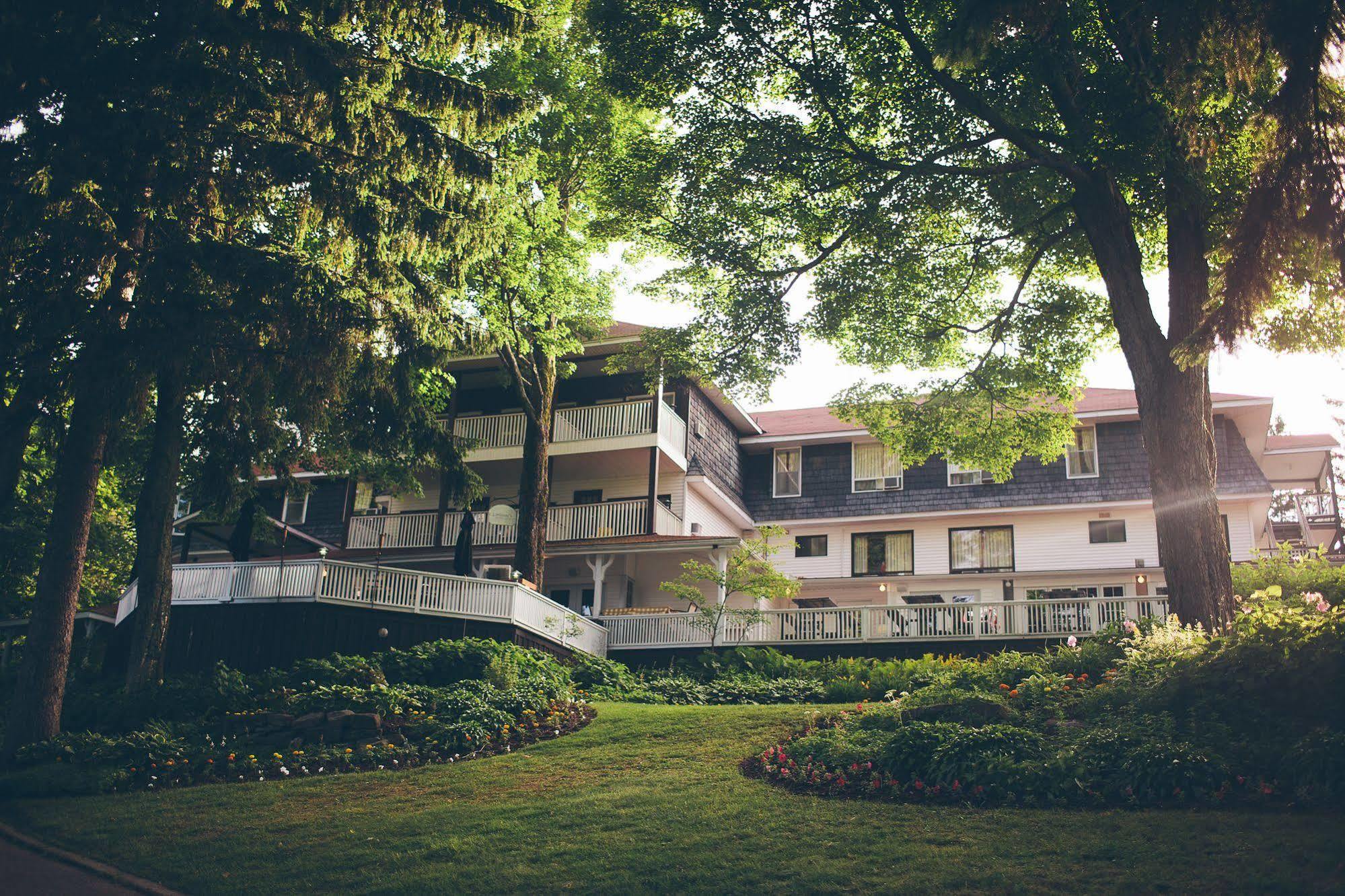 Clevelands House Hotel Minett Bagian luar foto