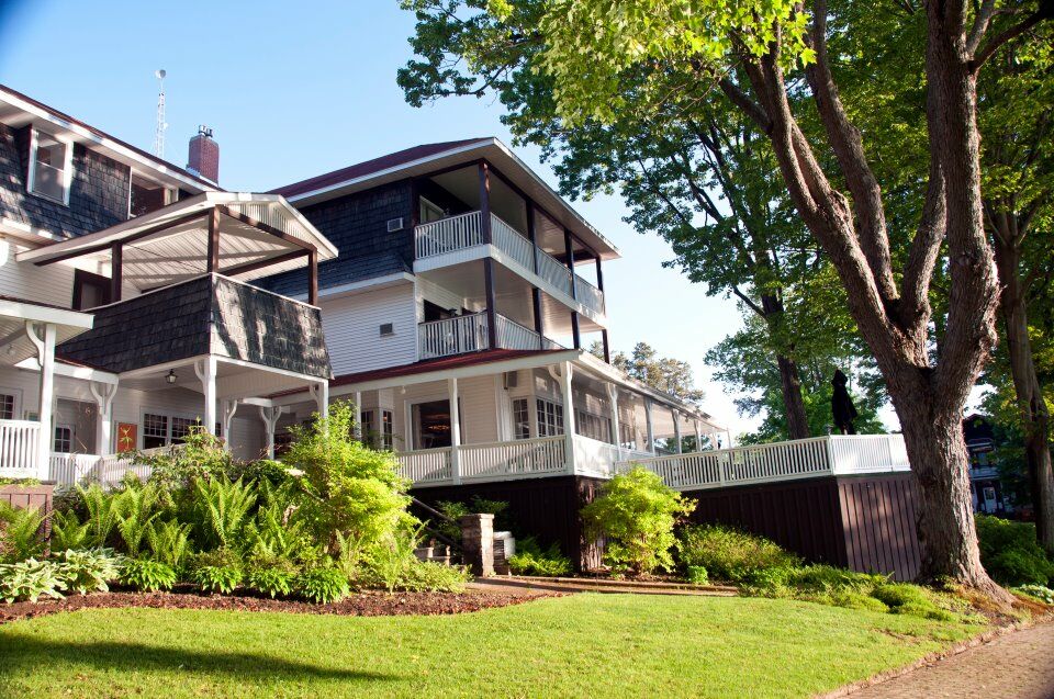Clevelands House Hotel Minett Bagian luar foto